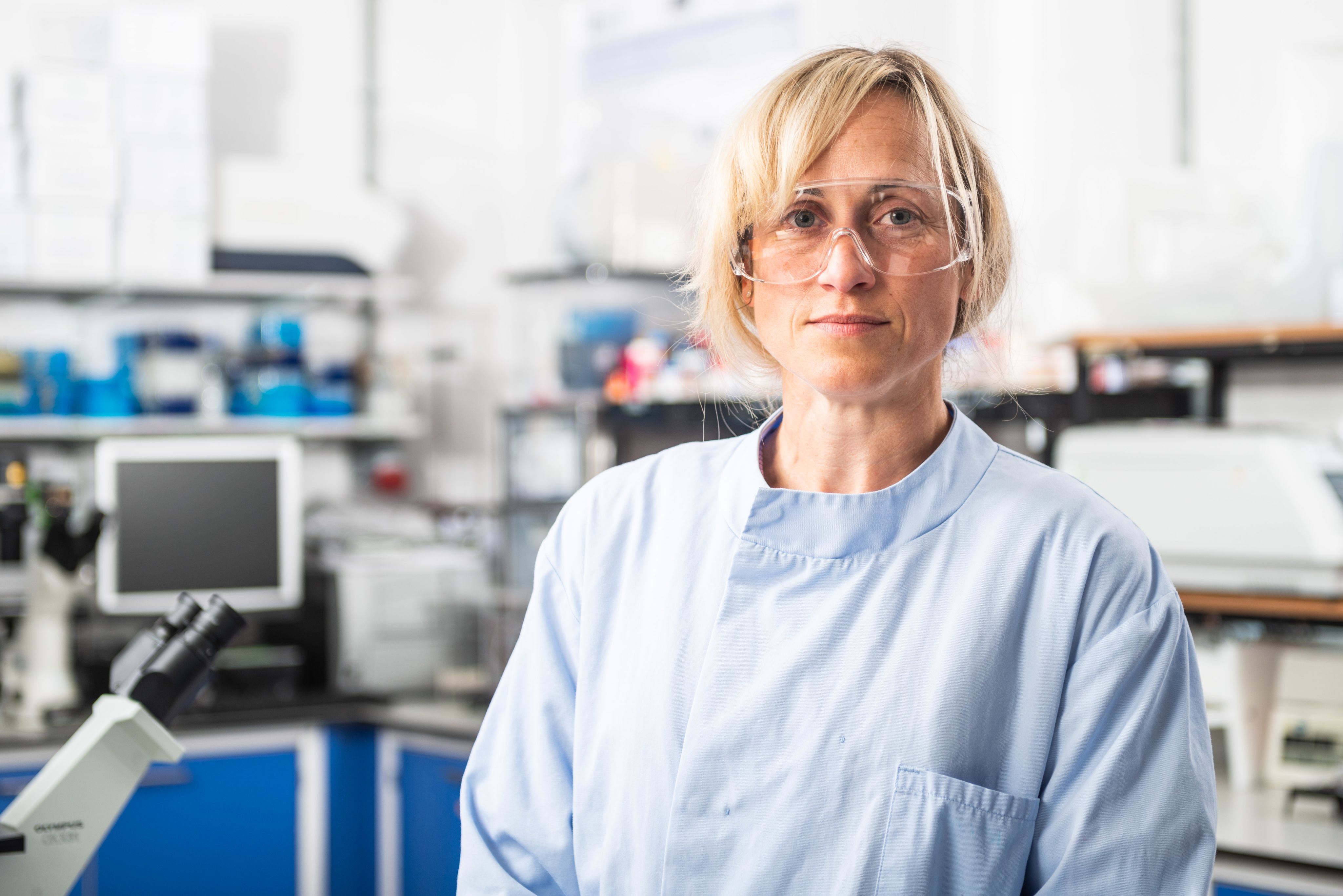A profile picture of Prof Marianne Ellis in the lab